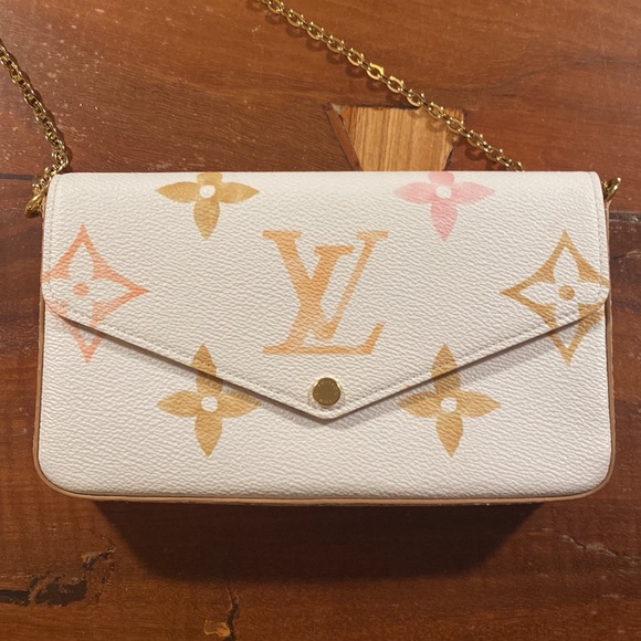 SOLD OUT Louis Vuitton Felicie Pochette special collection edition - Picture 3 of 11